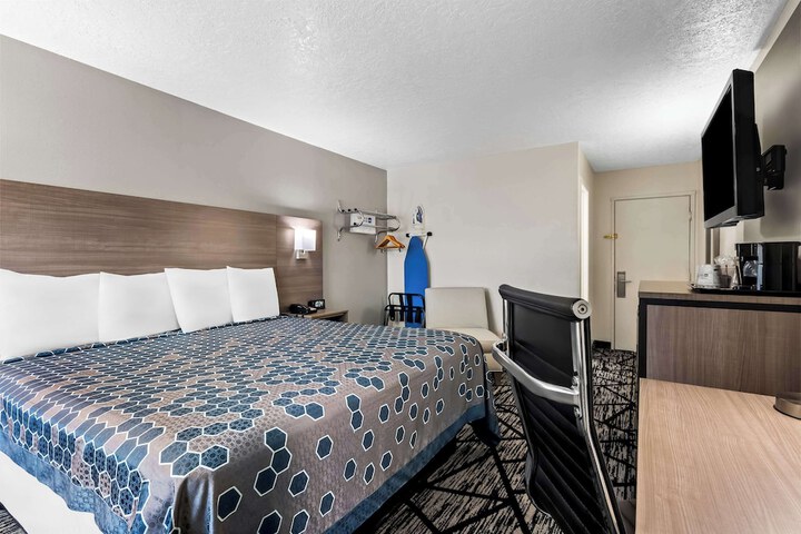Room 34 of 41