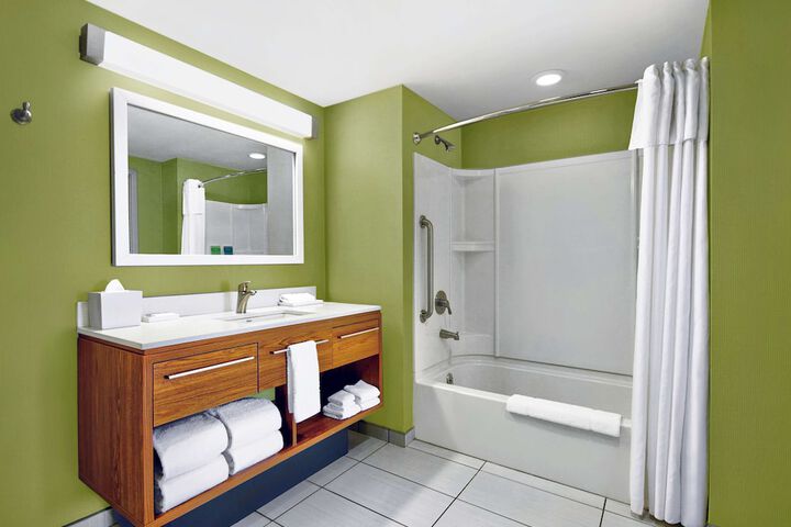 Room 16 of 37