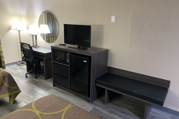Room 10 of 36