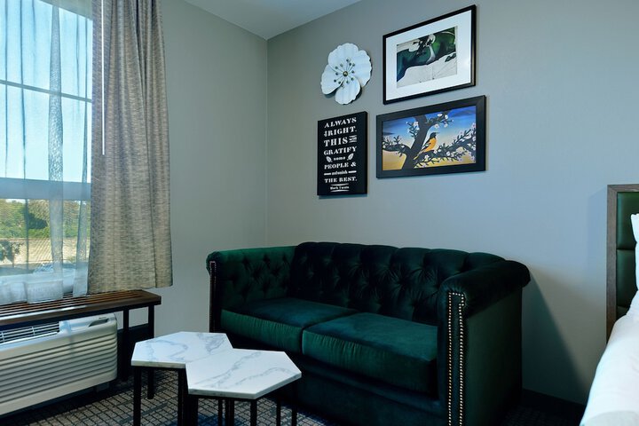 Room 19 of 44