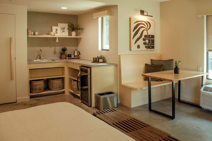 Brut Hotel
