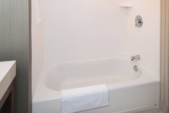 Courtyard by Marriott Detroit Farmington