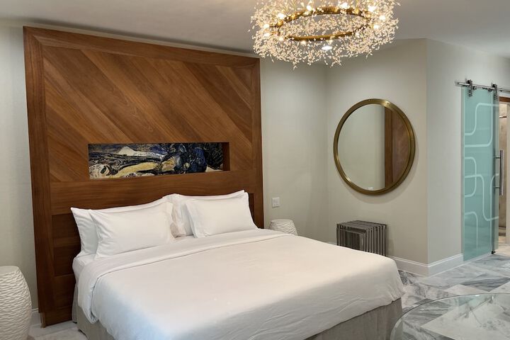 Room 12 of 21