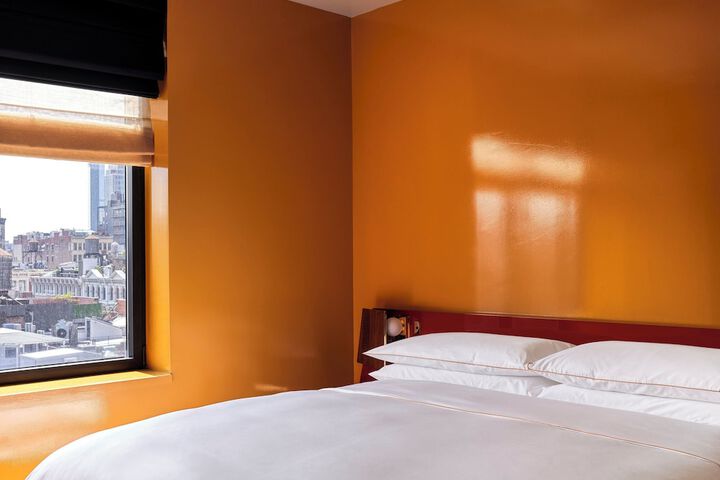 Room 16 of 93