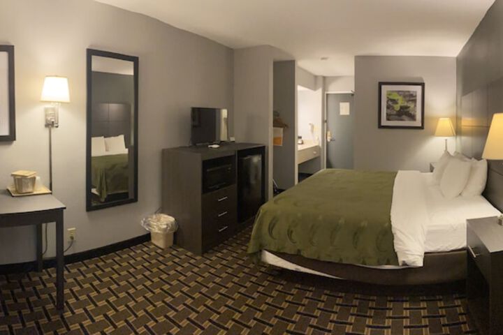 Room 19 of 35