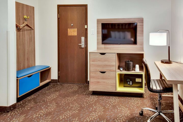 Room 15 of 35