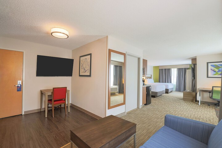 Room 35 of 73