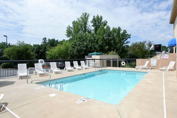 Country Inn & Suites by Radisson Shelby, NC