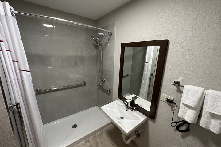 Room 6 of 19