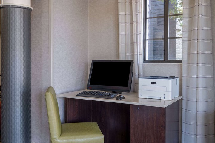 Business Center 33 of 33