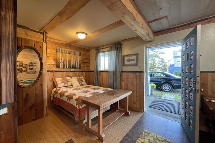 Bayshore RV Park & Guest Suites
