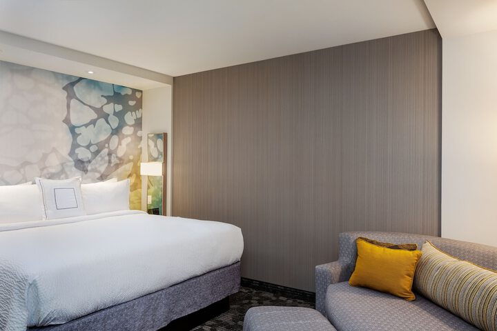 Room 15 of 52