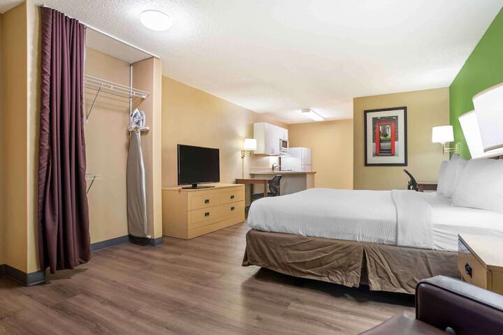 Room 13 of 23