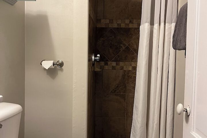 Room 14 of 64