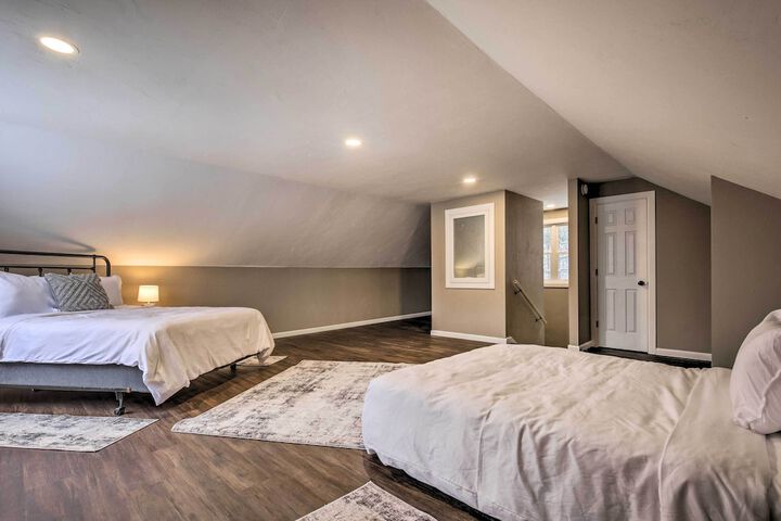 Lakefront Minocqua Getaway: Dock Game Room!