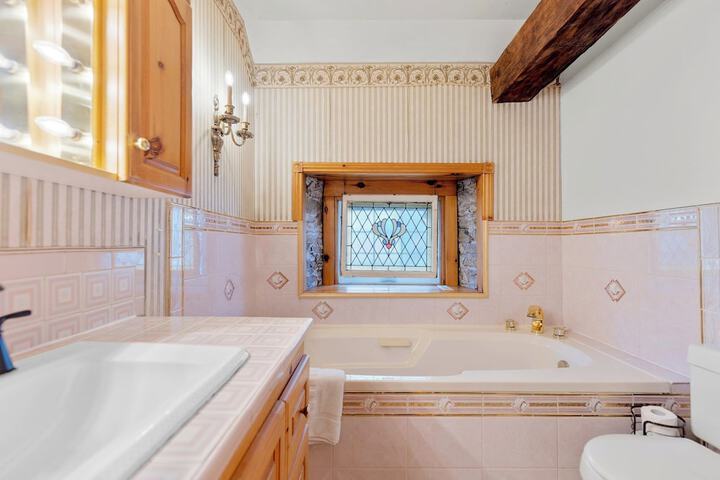 The Noble Suites