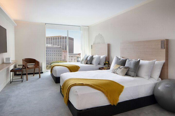 Room 32 of 52