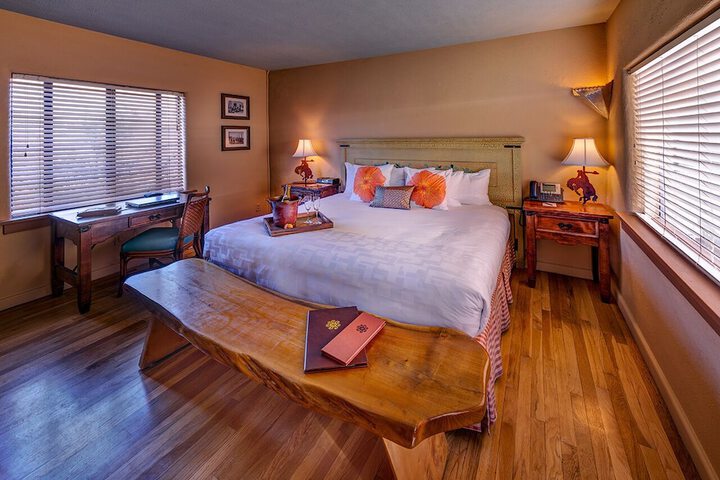 Hacienda Del Sol Guest Ranch Resort