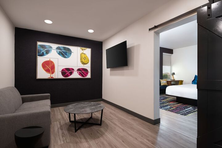 Aloft Beachwood
