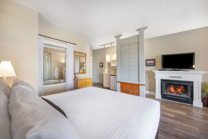 Sidney Waterfront Inn & Suites