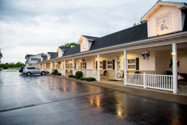 Lark Inn