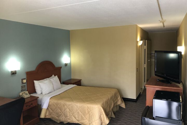 Room 32 of 37
