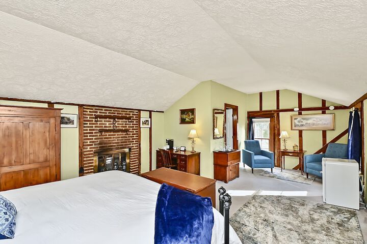 Room 41 of 93