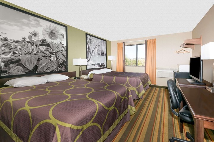 Room 12 of 27