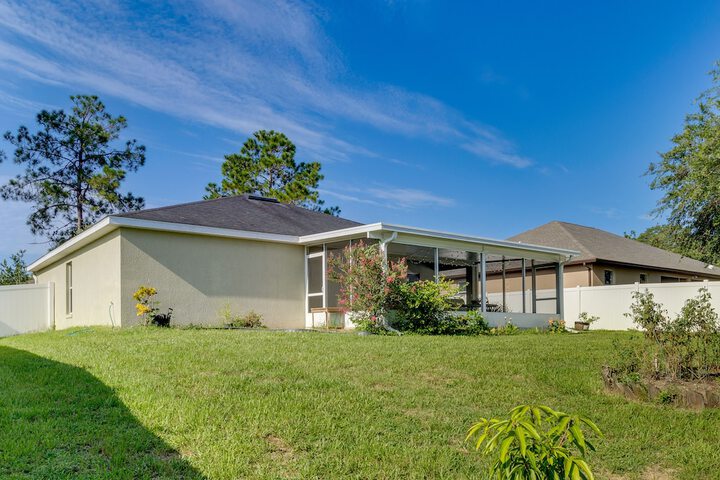 Charming Leesburg Getaway w / Screened Porch!