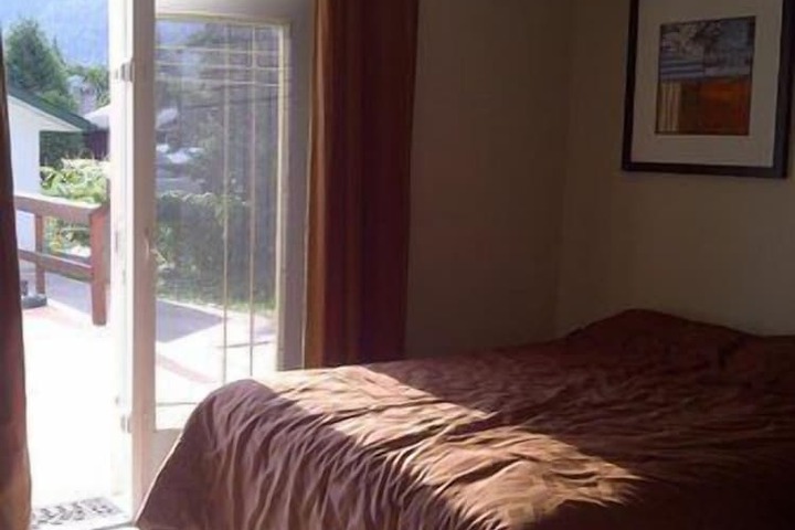 Room 3 of 12