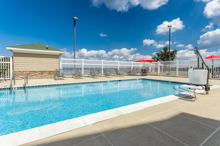 Pool 17 of 75
