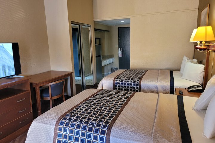 Room 22 of 37
