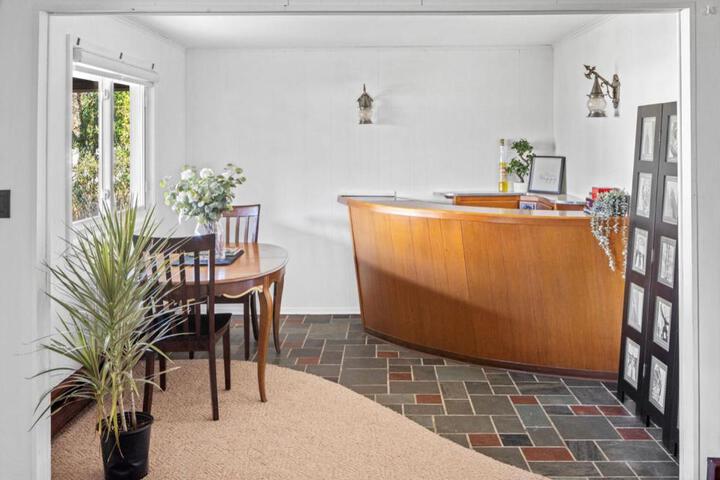 Cheerful Studio Getaway / Garden/By Lake State Park.