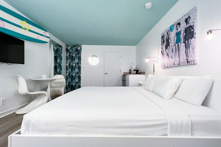 Room 44 of 55