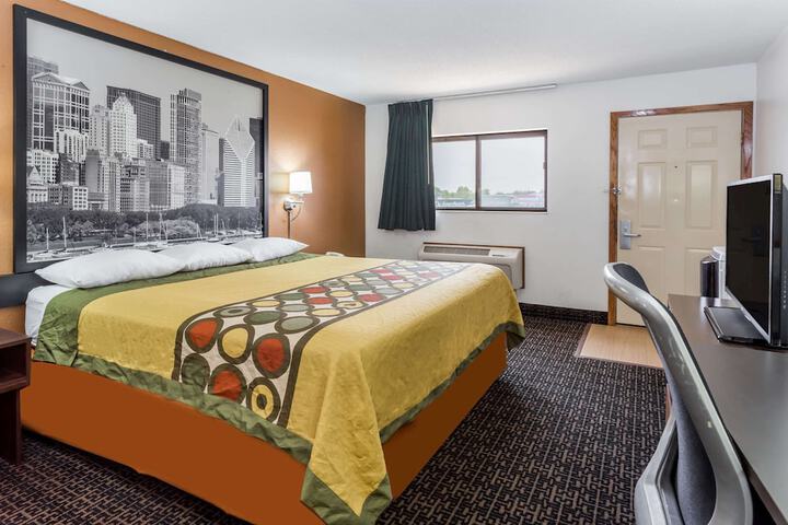 Room 9 of 17