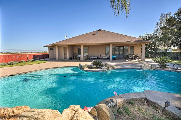 Near Wineries: Elk Grove Getaway w / Saltwater Pool