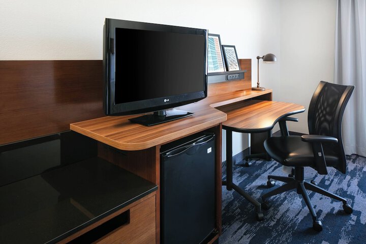 Room 17 of 23