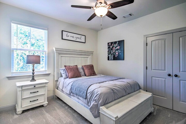 North Augusta Getaway w / Large Deck & Yard