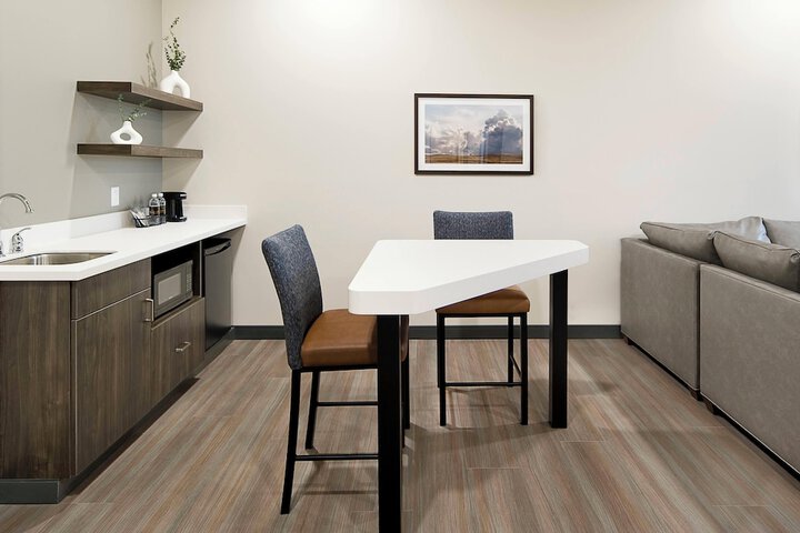 Clubhouse Hotel Suites Sioux Falls