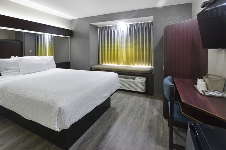 Room 9 of 21