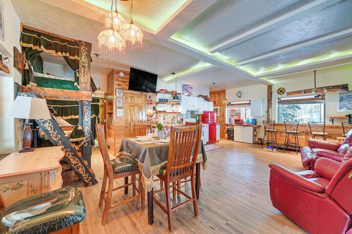 Cozy Kenai Abode w / Private Deck: 5 Mi to Ocean!