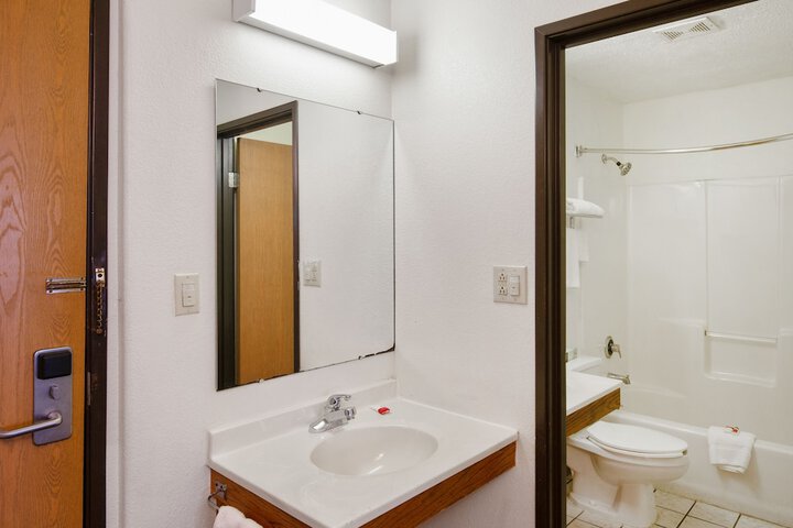Room 26 of 48