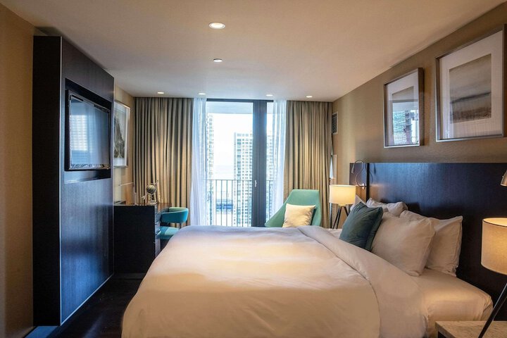 Room 33 of 111