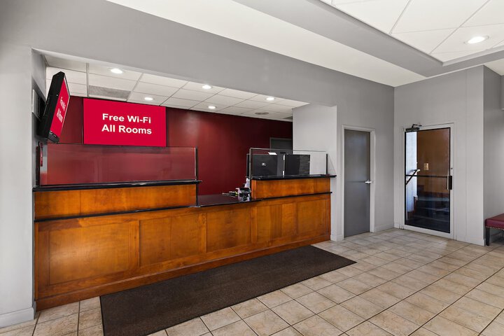 Red Roof Inn & Suites Monroe NC