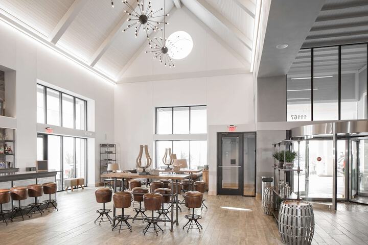 Hotel Renovo Des Moines UrbandaleTapestry Collection Hilton