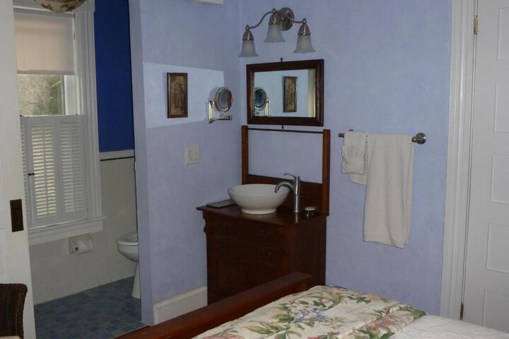 Back INN Time B & B
