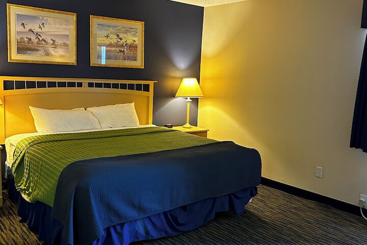 Room 7 of 11