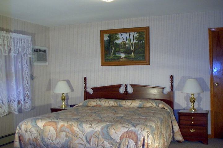 Room 7 of 18