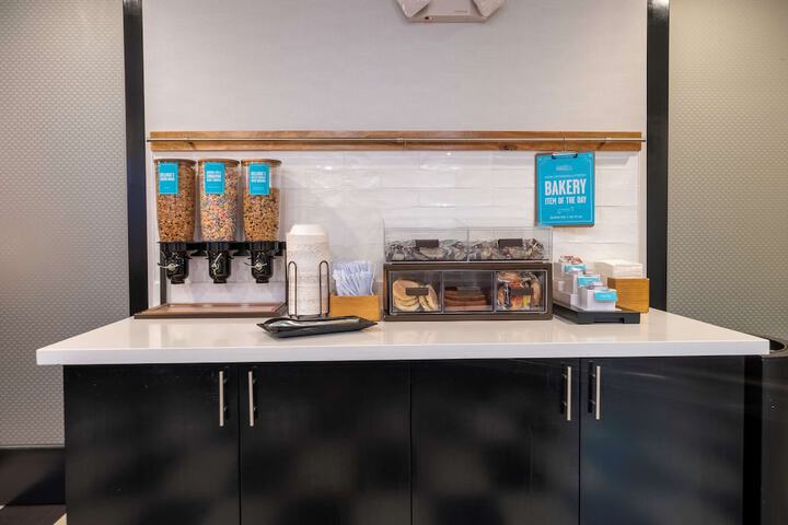 Breakfast/Coffee Service 46 of 66