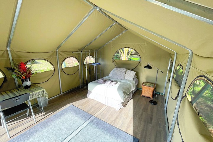 Room 44 of 143